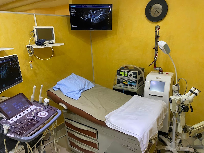Dr. Jose Manuel Garcia Rios (Ginecólogo, Hospital Farallón)