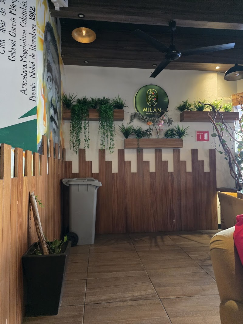 Milán Café