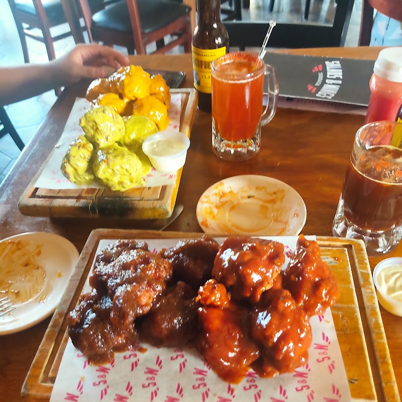 Salads & Wings Terraza